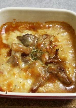簡単おつまみ☆牛すじ煮込みのチーズ焼き♪-レシピのメイン写真