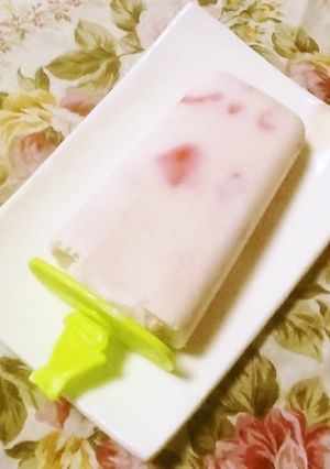 糖質制限！簡単いちごみるくアイスバー-レシピのメイン写真