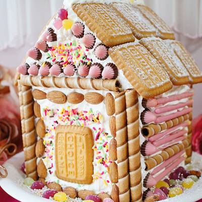 基本からアレンジまで！思わずつくりたくなる「お菓子の家 クッキー  