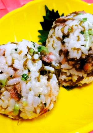梅肉ともずくで爽やか冷やしおにぎり-レシピのメイン写真