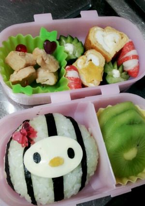 幼稚園弁当！ｽｲｶ被ったｷﾃｨｰちゃん★-レシピのメイン写真