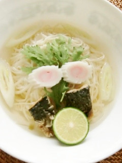 冷やしうどんの、ノルウェー塩さば合わせ-レシピのメイン写真