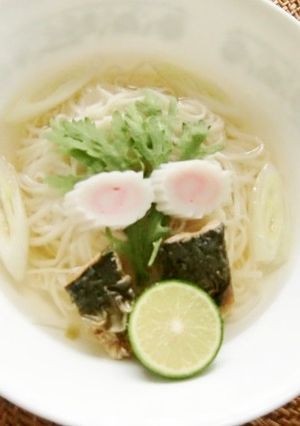 冷やしうどんの、ノルウェー塩さば合わせ-レシピのメイン写真