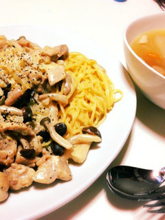 鶏肉としめじのクリームパスタ-レシピのメイン写真