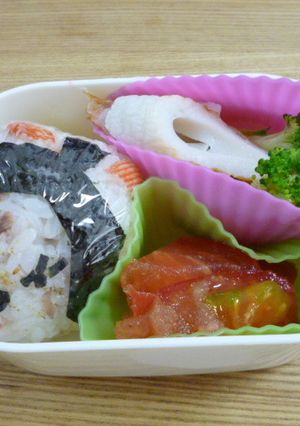 ｽﾀﾝﾀﾞｰﾄﾞモンチッチおにぎり弁当-レシピのメイン写真