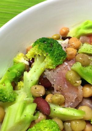 お豆とブロッコリーの生ハムマリネ-レシピのメイン写真