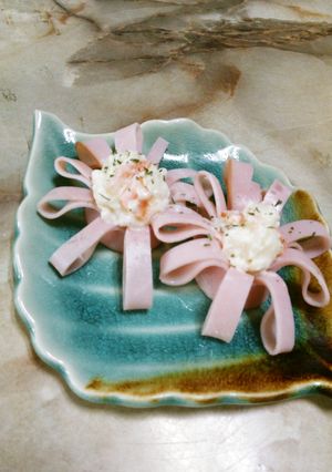 ポテトサラダとハムでお花♫お弁当にも☆-レシピのメイン写真