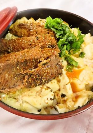 手軽＆栄養満点！さんま蒲焼チーズ豆腐丼-レシピのメイン写真