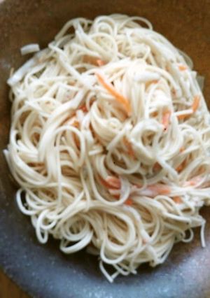 夏のお昼にファミコレのごぼうサラダ麺-レシピのメイン写真