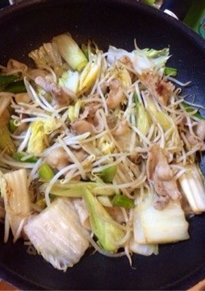 豚バラと葱と白菜のニンニク炒め-レシピのメイン写真