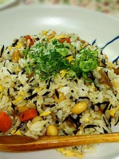 ひじきの五目煮リメイク♪簡単チャーハン-レシピのメイン写真