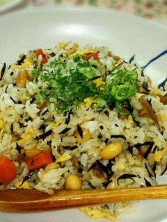 ひじきの五目煮リメイク♪簡単チャーハン-レシピのメイン写真