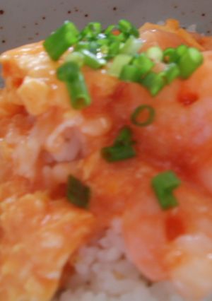 ぷりぷり＊エビチリ卵丼-レシピのメイン写真