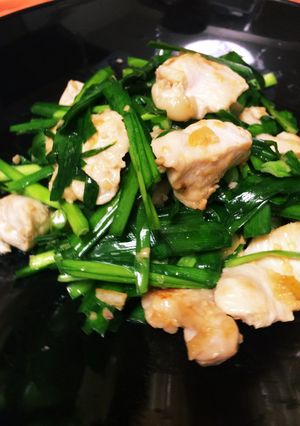 鶏むね肉とニラの塩レモンガーリック-レシピのメイン写真