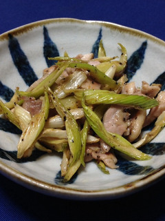 干し野菜 セロリと鶏の塩炒め-レシピのメイン写真