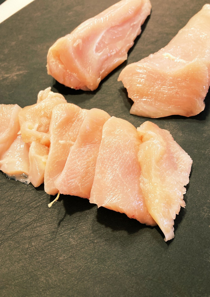 鶏ムネ肉は切り方次第でやわらかく♡-レシピのメイン写真