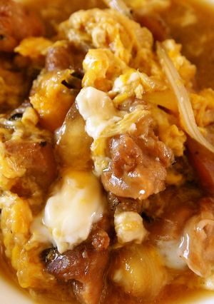 焼き鳥リメイクで本格派！炭火焼鶏の親子丼-レシピのメイン写真
