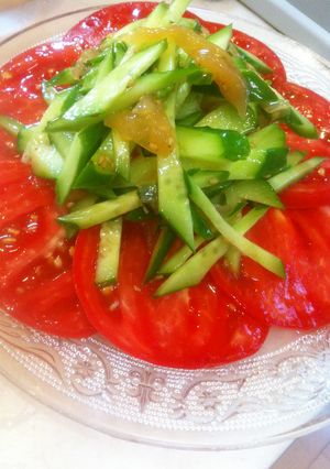 トマトで鮮やか♪胡瓜と中華くらげの和え物-レシピのメイン写真