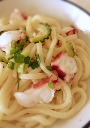 藻塩使用☆タコとゴーヤーのペペロンうどん-レシピのメイン写真