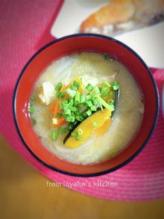 今回の*具の種類いろいろ味噌汁*-レシピのメイン写真