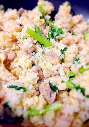☆鶏と小松菜のにんにく炒飯☆-レシピのメイン写真