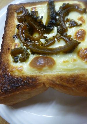 ゴーヤの佃煮のチーズトースト-レシピのメイン写真
