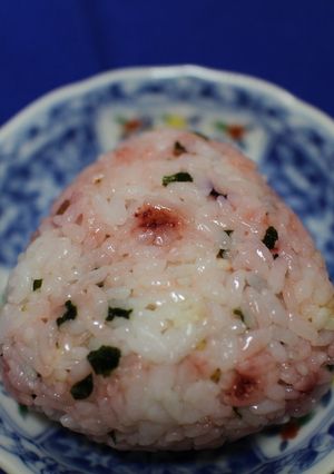 梅おにぎり-レシピのメイン写真