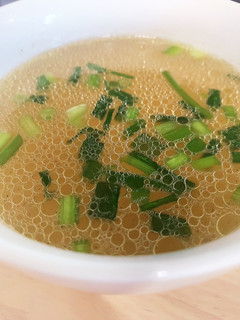 捨てないで!鶏茹でた後のお湯!鶏スープ!-レシピのメイン写真