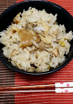 余ったお餅で!舞茸と豚肉の中華風塩おこわ-レシピのメイン写真