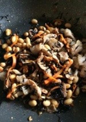 豆・豚のひじき煮♡-レシピのメイン写真