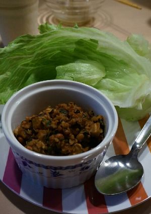 ピリ辛★納豆肉そぼろのレタス巻き-レシピのメイン写真