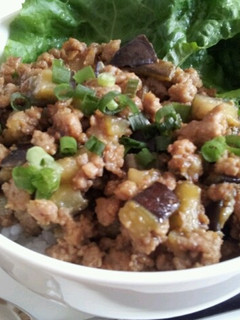 簡単!なすとひき肉の味噌炒め丼-レシピのメイン写真
