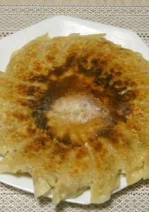 味噌ダレで食べる。羽根付きジューシー餃子-レシピのメイン写真