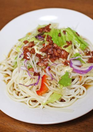 香ばしベーコンの簡単サラダうどん-レシピのメイン写真