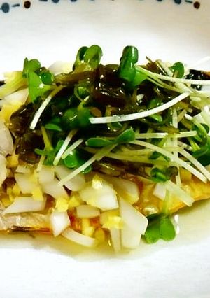 鯖の塩焼きに、めかぶ＆かいわれ大根♪-レシピのメイン写真