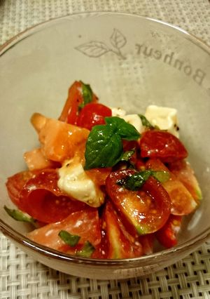 カプレーゼ風♪トマトとチーズのサラダ-レシピのメイン写真