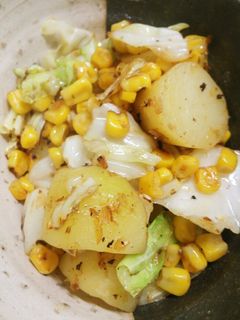 簡単、キャベツとじゃがいもの炒め物-レシピのメイン写真