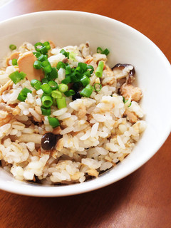 鮭缶ときのこの混ぜご飯-レシピのメイン写真