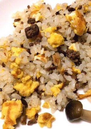 牛脂とミンチとしめじのチャーハン-レシピのメイン写真