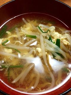 もやしスープ。ファミマ胡麻油を垂らして-レシピのメイン写真