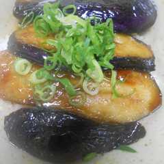 A picture of ナスの蒲焼丼.
