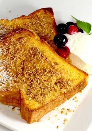 香ばしうまい!!金ごまフレンチトースト-レシピのメイン写真