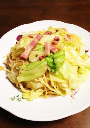 キャベツと角切りベーコンのペペロンチーノ-レシピのメイン写真