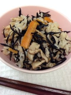 ひじきときのこの炊き込みごはん-レシピのメイン写真