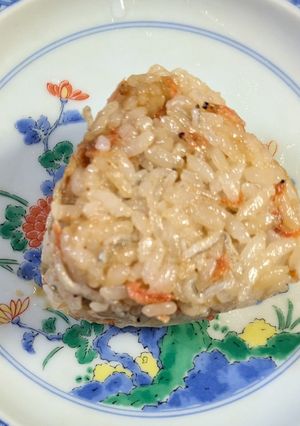 ちりめんしらすしょうゆのごま油のおにぎり-レシピのメイン写真