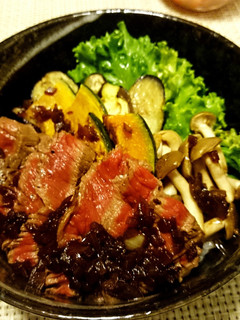 野菜たっぷり♪ステーキ丼-レシピのメイン写真