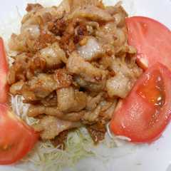 A picture of 豚ばら薄切り肉のニンニク醤油焼き一味絡め.