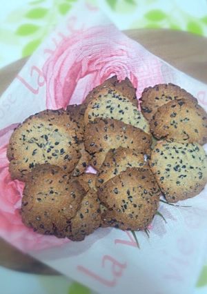 おからと玄米粉のヘルシーな薄焼きクッキー-レシピのメイン写真
