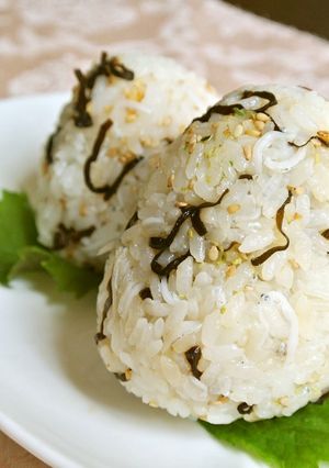 山椒香る～塩昆布としらす♬大人のおむすび-レシピのメイン写真
