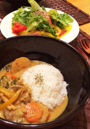 夏野菜たっぷり、本格鶏手羽ミルクカレー-レシピのメイン写真